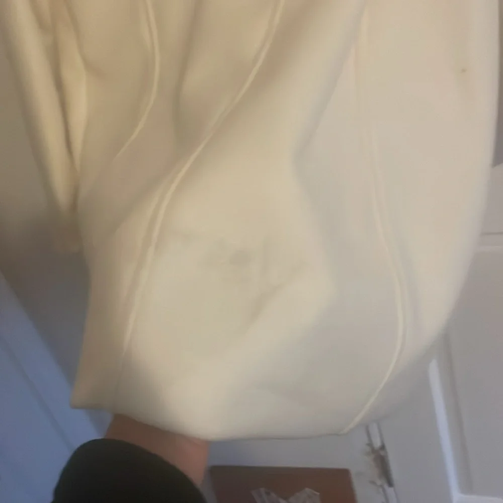 Beautiful white jacket - Picture 5 of 5